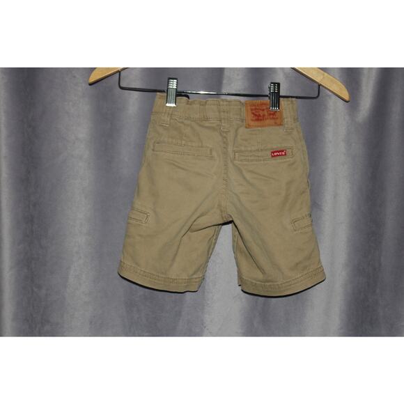 Levis Khaki Shorts 4T - Picture 2 of 5